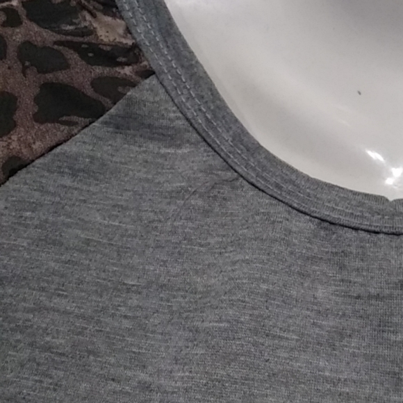 leopard print 🔥sheersleeved top nwt - Picture 5 of 6